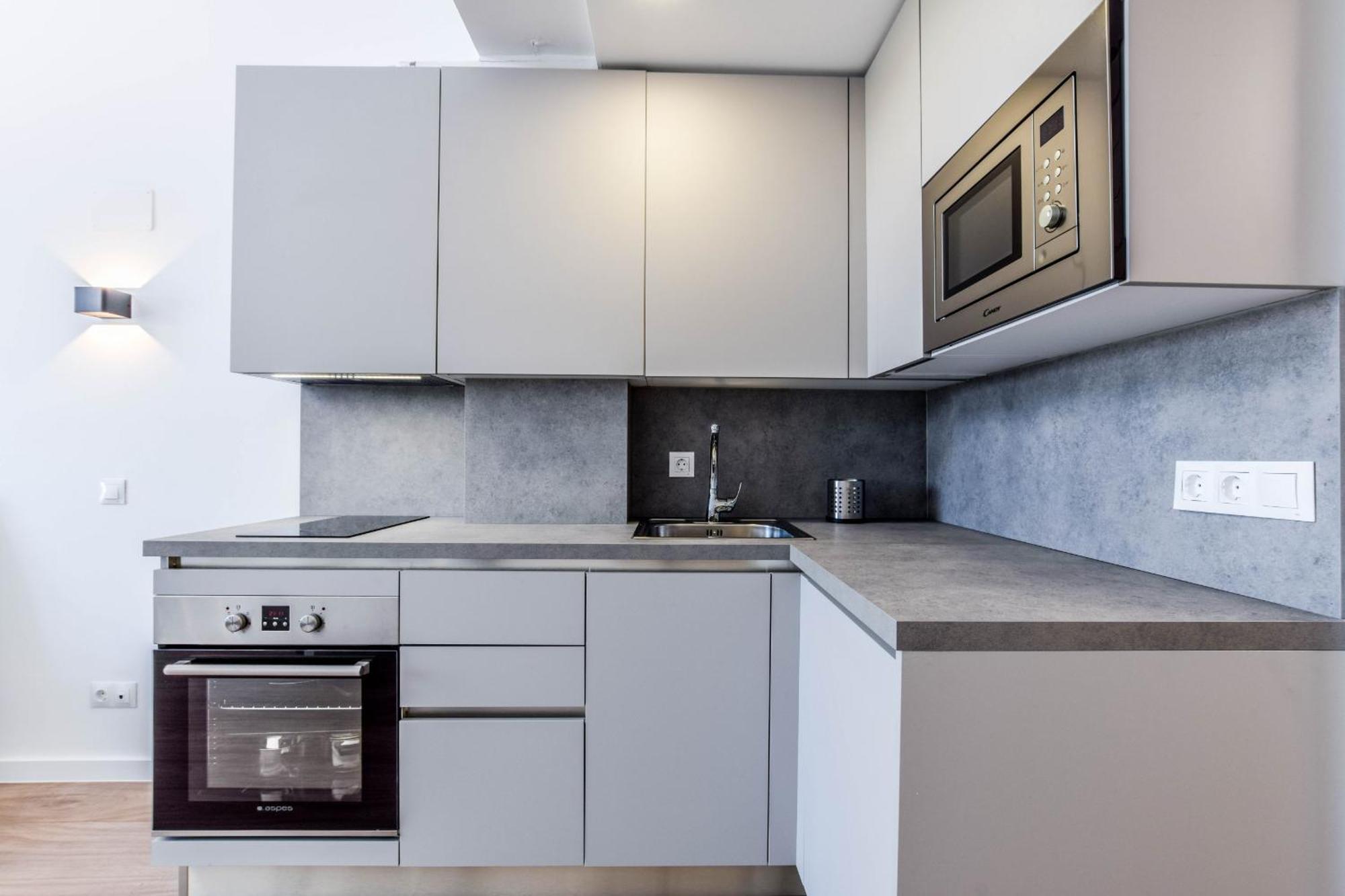 Apartamentos Reformados Con Garajes Incluido Сан-Себастиан-де-лос-Рейес Экстерьер фото