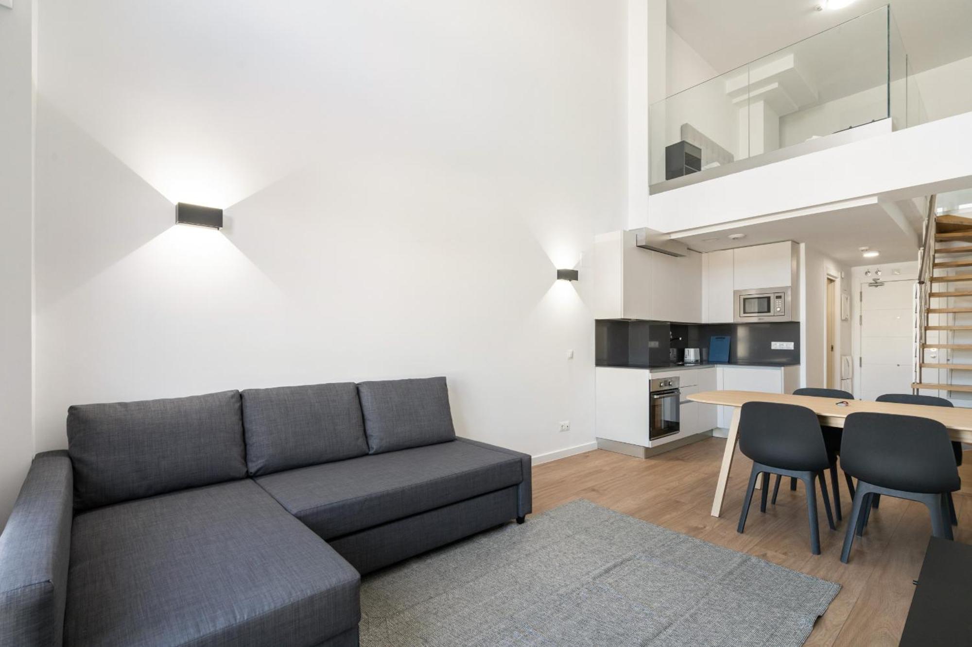 Apartamentos Reformados Con Garajes Incluido Сан-Себастиан-де-лос-Рейес Экстерьер фото